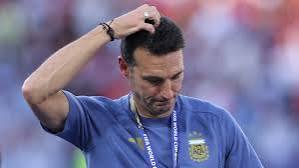 Scaloni chora muito e n&atilde;o garante sequ&ecirc;ncia nem dele, nem de Messi na Argentina: 'Tenho mais ou menos ideia...' - ESPN