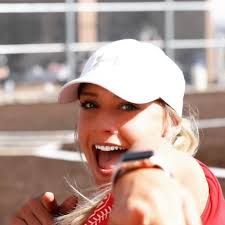 NEW COACH ALERT‼️ Meet Coach Savannah! @coachsav_sb She will be giving  hitting lessons @diamondtrainingfacility starting in September!