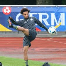 Mesut Ozil Advised Leroy Sane To Move To Manchester City From Schalke Leroy Sane Manchester City Soccer Team