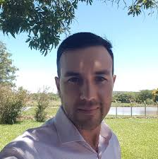 El Abogado Manuel Petre estaría buscando una oportunidad en el año 2026  para ser Intendente Municipal de Acahay. ¿Su entorno lo ayudará o lo dejará  con las ganas de ser la máxima