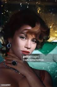 1,154 Super Linda Photos & High Res Pictures