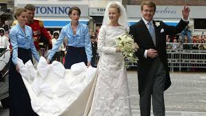 Check spelling or type a new query. Das Hochzeitskleid Norbert Loh Konigliche Augenblicke Facebook