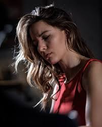 Deezer'daki müzik yayınlarıyla 56 milyondan fazla şarkıyı keşfedebilir, kendi çalma listelerini oluşturabilir ve en sevdiğin şarkıları. Picture Of Belen Cusi