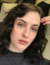 Naomi Kirk's Instagram, Twitter & Facebook