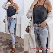 Gunluk Bayan Kombinleri Mavi Yirtik Kot Pantolon Siyah Askili Bluz Gri Uzun Hirka Kahverengi Sandalet Yirtik Kotlar Pantolon Kiyafet