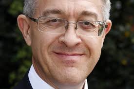 Two district chiefs to retire