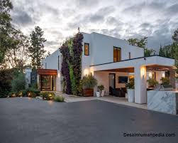 Bukan hanya simpel, namun juga pas untuk segala ukuran. Desain Rumah Minimalis Modern Untuk Keluarga Besar Konsep Open Plan Ada Kolam Renang Homeshabby Com Design Home Plans Home Decorating And Interior Design