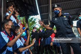 The capital of the district is bandar penggaram. Seorang Pegawai 3 Anggota Ipd Batu Pahat Lakukan Pemerasan Berdepan Tindakan