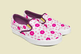 Free Slip On Shoes Mockup In Psd Shoes Mockup Psd Trending Shoes Cute Womens Shoes Casual Shoes Women