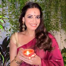 Dia mirza is an indian model, actress, producer, social worker and beauty queen who won the miss asia pacific 2000 title. Cngintpty2rydm