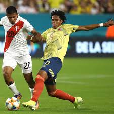 Así luce el vestuario de la selección peruana en la. Colombia Vencio 1 0 A Peru En Tiempo De Descuento Por Fecha Fifa Video Resumen Deporte Total El Comercio Peru