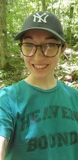 What a beautiful day to take a hike! 🥾👣🐾