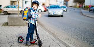 Ein unfall auf dem direkten weg zu einem kindergarten, einer kindertagesstätte, zur schule, zur unterbringung der kinder in fremde obhut und zurück in die arbeit oder nach hause. Schulwegunfall So Sind Kinder Auf Dem Schulweg Versichert