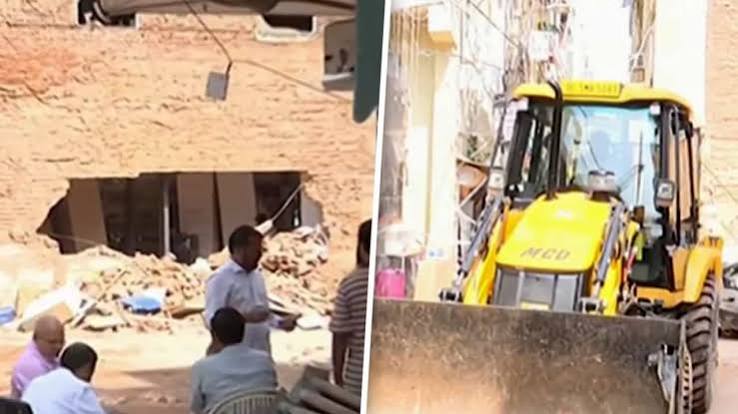 दिल्ली: सत्य निकेतन PG हादसे के बाद एक्शन, बगल वाली जर्जर चार मंजिला बिल्डिंग गिराई जा