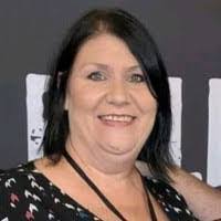 Shelly Huff's Instagram, Twitter & Facebook