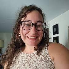 Leah Mrowinski's Instagram, Twitter & Facebook