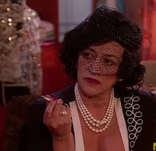 EspecialBrujasdeLaSaga #Bruja1 Magnolia #VickyHernández la bruja que  acompaña las primeras generaciones de los Manrique. Predice el ascenso, la  fortuna y las tragedias de Tomás y Pedro Manrique. Aunque inicia siendo  contradictora de