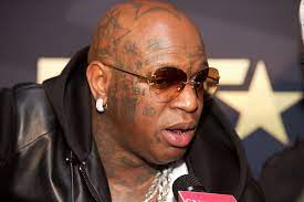Birdman removing tattoos and diamond grill kingsmen. Bryan Birdman Williams Wants To Remove His Face Tattoos