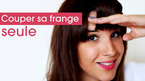 Je me tiens bien entendu à votre disposition pour tout renseignement complémentaire. Couper Sa Frange Toute Seule Les Astuces Pour Eviter Le Coiffeur