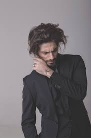 Στη συνέχει, θέση απέναντι στο παρουσιαστή παίρνει ο γιώργος καράβας, το μοντέλο και coach του «gntm» που έρχεται στο «the2night show» για πρώτη φορά. Giwrgos Karabas Role Model Mens Arena