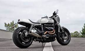 Bare It All Hammer Kraftrad Rocket 3 Return Of The Cafe Racers Triumph Cafe Racer Cafe Racer Triumph Thruxton