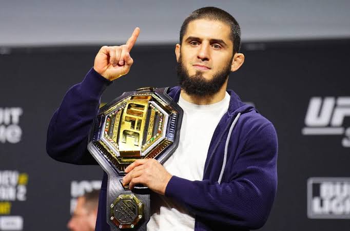 Islam Makhachev secures championship belt by defeating Australian opponent  - OmidRadio