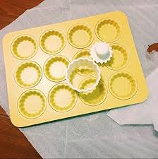 Astra Gourmet 12 Cavity Carbon Steel Mini Fluted Tart Pan Quiche Pan Pie Pan Baking Tray With Matching Plastic Cutter Ring S Plastic Cutter Quiche Pan Tart Pan