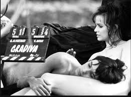 Gabrielle d'annunzio's passionate novel is brought to life in the final masterpiece from acclaimed director luchino visconti. La Morte Di Laura Antonelli Laura Antonelli Milo 3oneseven