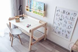 Pokoj Dzieciecy Przedszkolaka Children S Room Design For Preschooler Plakat Poster Alfabet Alphabet Biurko Kids Study Desk Desk Design Childrens Desk