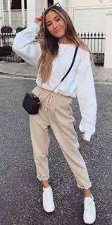 12 Incredible Casual Winter Looks That You Might Like This 2020 Winter Fashion Outfits Cute Sweater Outfits Winter Outfits Women