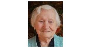 Amanda Maurice's Instagram, Twitter & Facebook