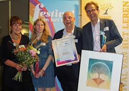 Von der schulsozialarbeit bis hin zu beratung und vermittlung. Grenzen Bewegen Internationale Auszeichnung Fur Klever Berufsbildungszentrum Kleve