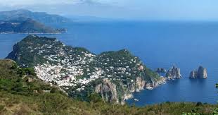 Capri, una panchina in cerca d'Autore - Concorso di idee / design ...