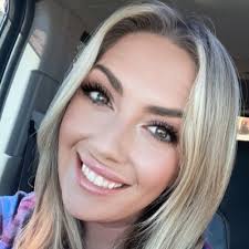 Angela Rose (@Angela2ndlife)