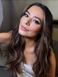 always missing the good old days ❤️ she was such an it girl  #mirandacosgrove #itgirl #nostalgic #icarly #carlyshay #nickelodeon