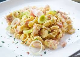 Deftiges Schinken Ruhrei Mit Lauch Rezept Rezept Rezepte Rezepte Mit Lauch Ruhrei