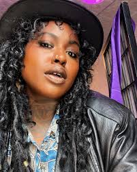 Small talk gives me anxiety. #letsgetweird 🏴‍☠️ 🤘🏾👽 #vanityzo  #vanityzovibez