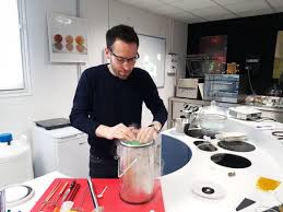 Reportages et chroniques ponctuent l'émission, au cours de laquelle les téléspectateurs peuvent poser leurs questions via sms, internet et twitter. Raphael Haumont Interview Du Patron De La Cuisine Du Futur Anothertree