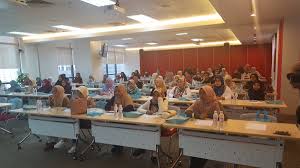 The need for clothing fashion design competency (cfadc). Ip Malaysia Na Twitteri Kunjungan Ini Adalah Untuk Memenuhi Keperluan Kursus Fashion Project Pelajar Pelajar Diploma Rekabentuk Fesyen Dan Pakaian