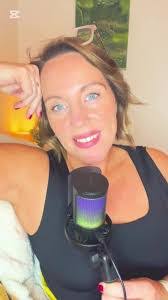 Leanne Healy's Instagram, Twitter & Facebook