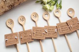 Je ausgefallener die give aways, umso eher kommt die botschaft natürlich an, weswegen man sich praktisch und gleichermaßen voller erinnerung sind gastgeschenke, die an der hochzeit direkt zum. Gastgeschenke Fur Hochzeit 2017 Neu Auch Mit Schnurrbart Erhaltlich Gastgeschenke Hochzeit Gastgeschenke Hochzeit Selber Machen Diy Hochzeitsgastgeschenke