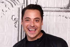 Food Network Chef Jeff Mauro Shares Yummy Cinnamon Toast Crunch Recipes Crunch Recipe Cinnamon Toast Crunch Cinnamon Toast