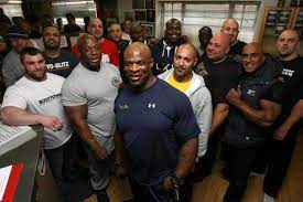 Conoce las instalaciones, actividades y el local de titanium gym & fitness se encuentra ubicado en calle sonorense 200 en el barrio buena. South Woodford Bodybuilding Legend Ronnie Coleman Drops In At Gym East London And West Essex Guardian Series
