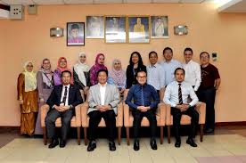 Hospital canselor tuanku muhriz ukm or hctm, formerly known as hospital universiti kebangsaan malaysia (hukm), is one of the five university hospitals in malaysia. Majlis Penyerahan Mock Cheque Oleh Sg Central Sdn Bhd Kepada Tabung Kebajikan Pesakit Hospital Canselor Tuanku Muhriz Hctm Pejabat Pro Naib Canselor Kampus Kuala Lumpur