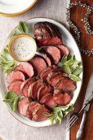 I personally believe that beef tenderloin dinner is not complete without potatoes of some kind. 65 Weihnachtsessen Rezepte Sie Mussen Versuchen Diese Ferienzeit Spice Rieb Te Frohliche Weihnachten Beef Tenderloin Recipes Christmas Food Dinner Christmas Dinner Recipes Easy