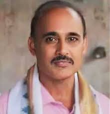 Bola Kamath's Instagram, Twitter & Facebook