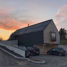 Ein Traum Beim Sonnenaufgang Von Matejgasperic Mit Prefalz Dach Fassade Cladding Aludach Alufassade Prefa Starkwie Fassade Dachsysteme Dach