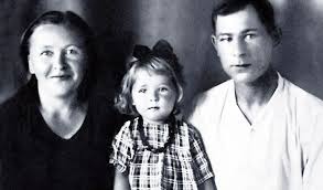 Окончив школу раиса рязанова поступила в педагогическое училище в рязани. Raisa Ryazanova Biografiya Foto Lichnaya Zhizn Muzh I Deti Syn Danila 2021