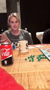 Har media någon som helst rätt att kräva någon på en förklaring till en förklaring? Maja Nilsson Majanilsson Twitter