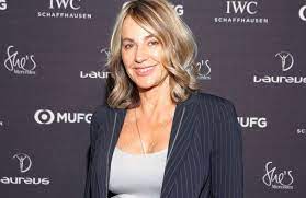 Nadia comaneci really won with these golden good looks! Nadia Comaneci 2021 Update Early Life Gymnast Net Worth